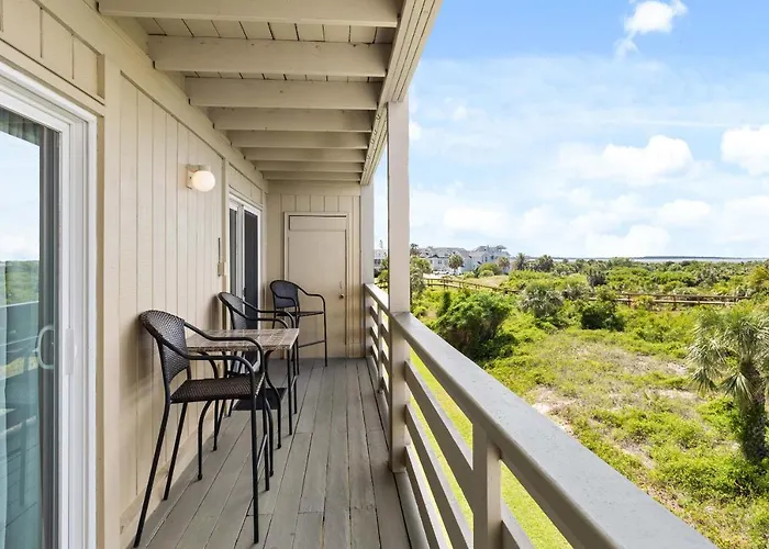 Lighthouse Point 20B