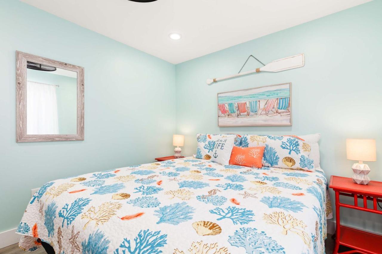 Apartment Lighthouse Point 20b